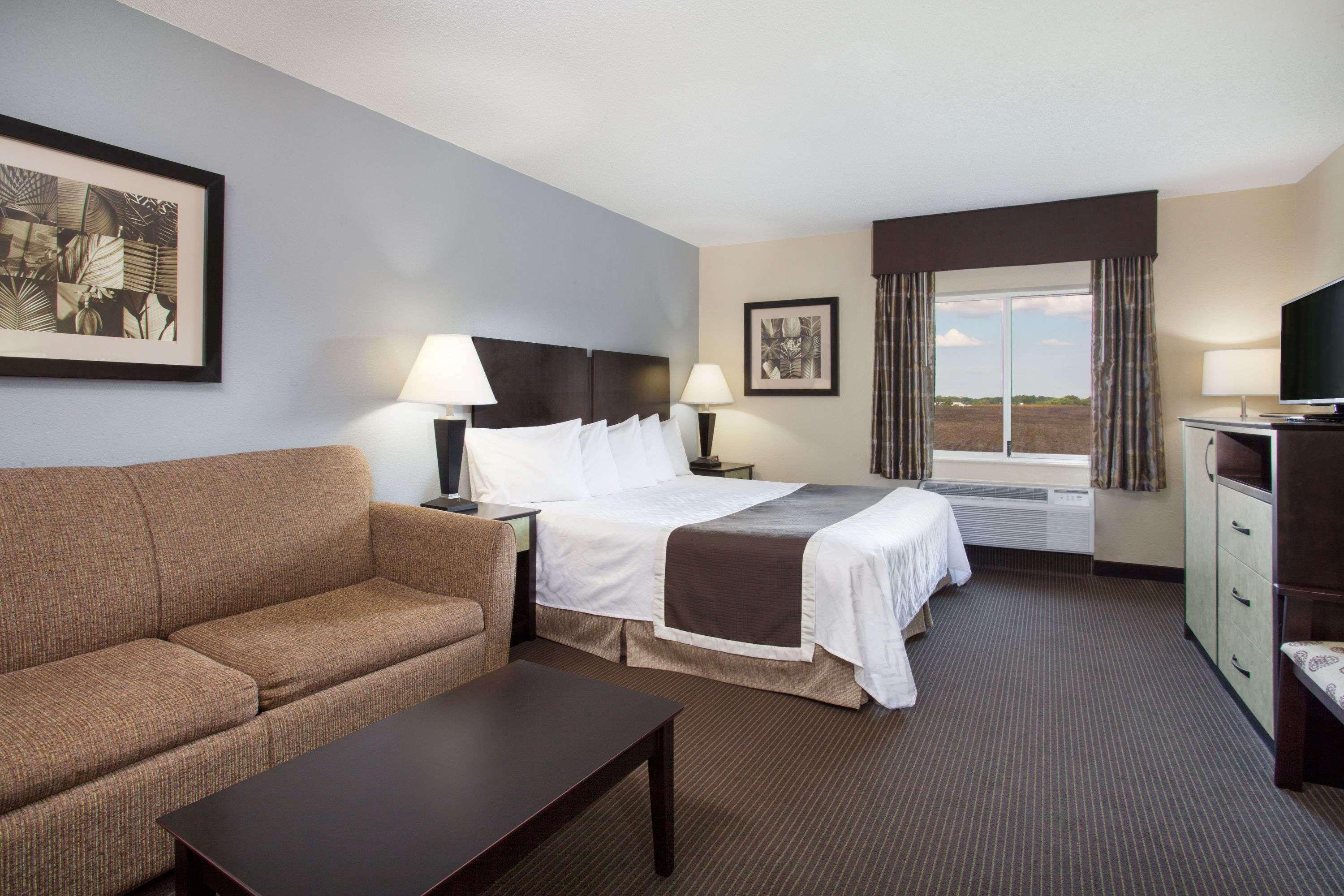 Baymont By Wyndham Dale Exterior foto